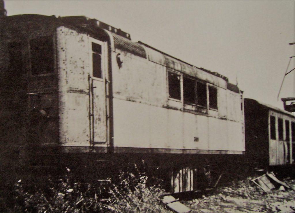 La locomotiva MCL 301 accantonata.