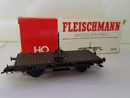 Carri con bilico nel modellismo ferroviario (FLEISCHMANN).